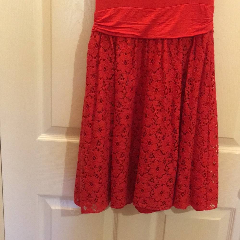 ADORABLE RED DRESS - Picture 5 of 8